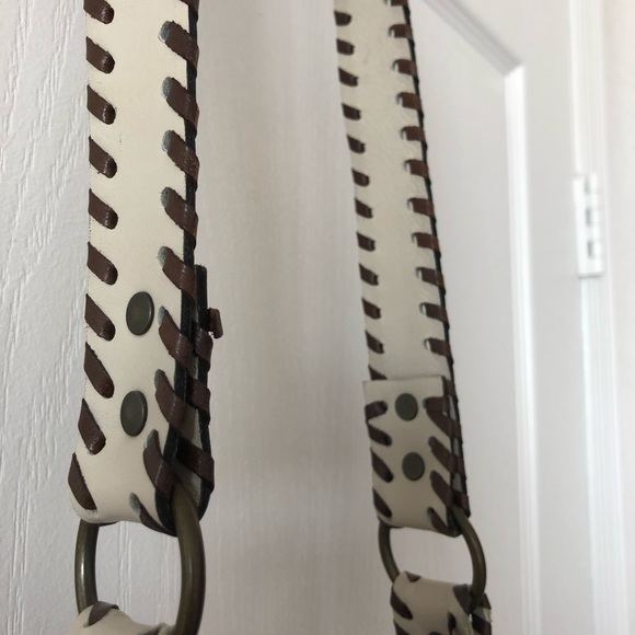 Large slouchy boho tote bag with shell details. - Picture 3 of 8